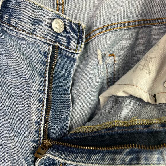 Levi's Men's 550 Relaxed Fit Distressed Jeans 34 x 31 Light Wash - Picture 6 of 11